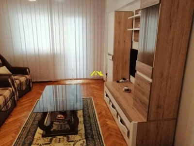 Apartament 3 camere decomandate, Cetate