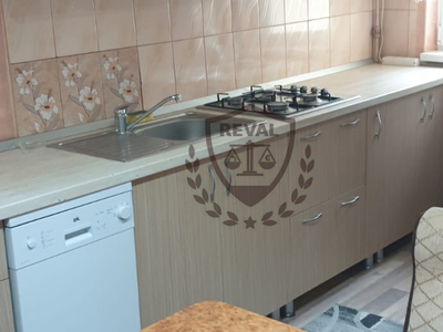 Apartament cu 2 camere, in supr. de 35 mp., cartier Cetate, mobilat si utilat.