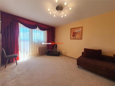 Apartament cu 3 camere de vanzare