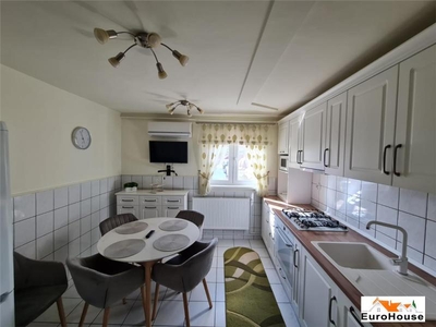 Apartament de vanzare 2 camere in Alba iulia CETATE