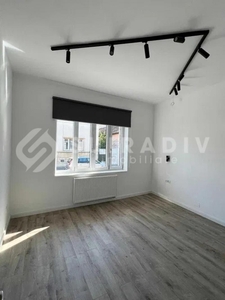 Apartament decomandat de inchiriat, cu 3 camere, in zona Centrala, Cluj Napoca S14473