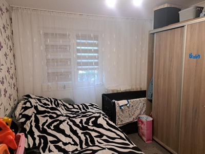 Apartament parter, doua camere, decomandat, Razboieni