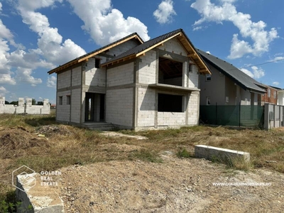 Casa la rosu, constructie 2023, Zimandu Nou