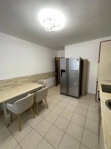De vanzare Apartament 2 camere + curte proprie, zona Cetate Lidl. Pret vanzare: 80000 Euro.