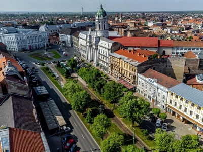 Spatiu comercial de vanzare in Arad, pe b-dul Revolutiei.