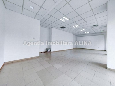 Spatiu comercial in Deva, zona Bld. Decebal, 58 mp, vitrina mare in fata