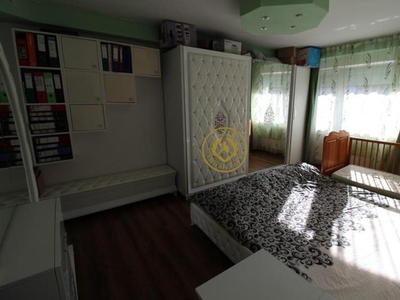 Vand apartament 2 camere in Hunedoara, etaj 2/4, zona M5-Muresului