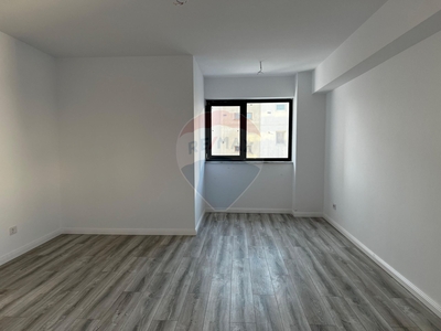 Apartament 2 camere vanzare in bloc de apartamente Bacau, Banca Nationala