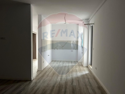 Apartament 2 camere vanzare in bloc de apartamente Bacau, Banca Nationala