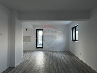 Apartament 3 camere vanzare in bloc de apartamente Bacau, Banca Nationala