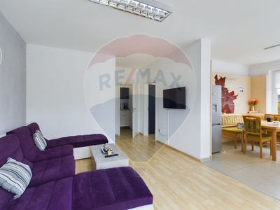 Spatiu comercial 52 mp vanzare in Bloc de apartamente, Brasov, Tractorul