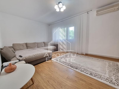 Apartament 3 camere, 2 bai, etaj intermediar, Calea Aradului