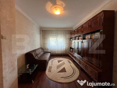 Apartament 4 camere, centrală termică, etaj 1, zona Consul