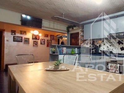 Apartament 4 camere, decomandat ,etajul 2