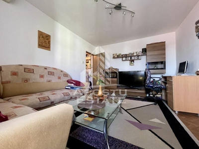 Apartament cu 3 camere, centrala proprie, zona Girocului