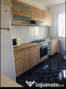 Apartament cu 3 camere în Păcurari vis-a-vis de Poștă