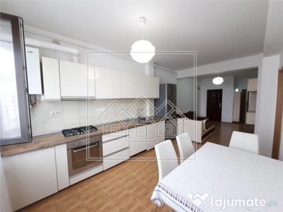 Apartament cu 3 camere si balcon - etaj intermediar - zona T