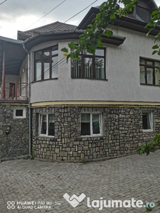 Apartament cu doua camere si teren situat in Sinaia