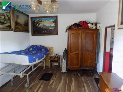 Apartament in vila. 2 bai. Zona linistita.