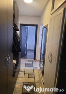 Apartament recent renovat 3 camere etaj intermediar Terezian