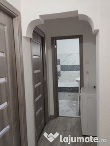 Apartament trei camere decomandat Trivale