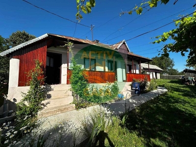 Casa situata in apropiere de Roman