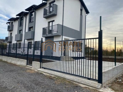 Vila individuala tip duplex P+1E+M de vanzare - Trapezului - Salajan