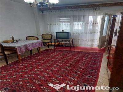 Apartament 3 camere , zona Sala Polivalenta , decomandat , 7