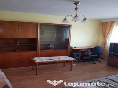 Apartament cu 3 camere in zona CIRESICA