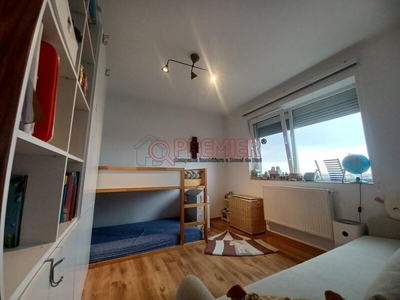 Apartament 4 camere Metrou Aparatorii Patriei