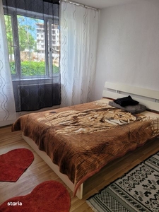 Apartament cu 3 camere, zona Sagului