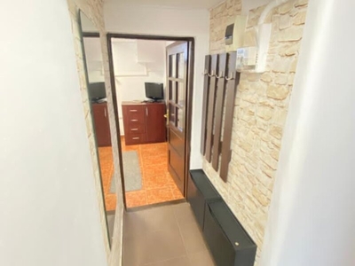 Inchiriere apartament 2 camere Piata Romana, inchiriez: doua camere semidecomandate