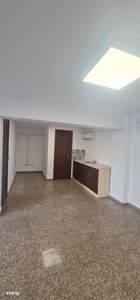 Apartament cu 3 camere, zona Dacia