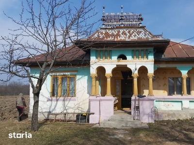 Vând casă în com. LELEASCA