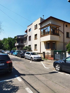 Proprietar, inchiriez apartament cu 3 camere in Faleza Nord