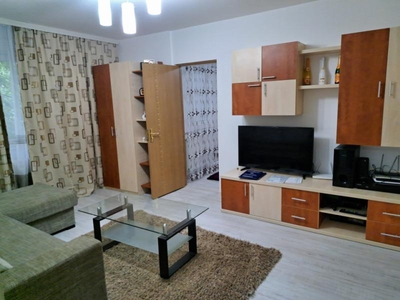 Apartament 2 camere, Nord, etajul 1, cu balcon