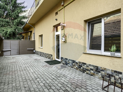 Apartament 2 camere vanzare in bloc de apartamente Arad, Ultracentral