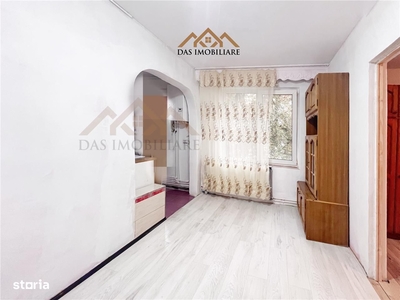 Apartament cu 3 camere de închiriat , parcare, terasa, strada Paris