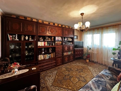 Apartament cu 3 camere - AN - Et.8 - 75.000a