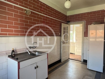 Apartament cu 3 camere de vanzare zona Muzeul Tarii Crisurilor Oradea