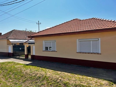 Casa renovatA, complet mobilat -APetreu-75.000a