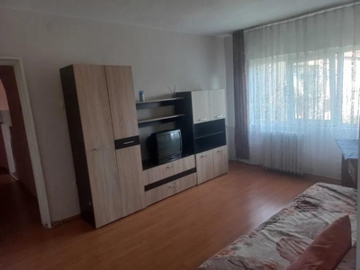 De vanzare apartament 2 camere, zona Rogerius