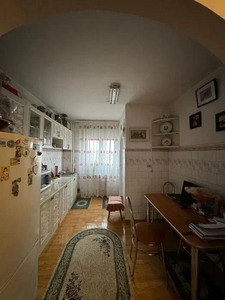 Vand apartament 3 camere