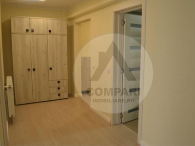 Vand apartament 3 camere Letea