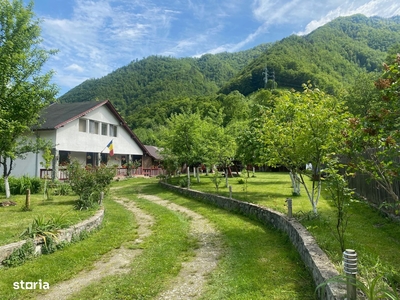 Vând casă de vacanță în zona Păscoaia - Brezoi