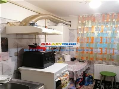 Vanzare apartament 2 camere etaj 2 din 4, Zona M.Titan