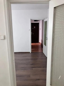 Vind apartament 2 camere tip z Aleea Zidarilor