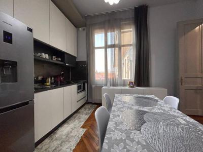 Apartament cu 3 camere spre vanzare in zona Piata Unirii-Old Town!