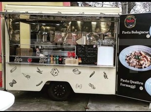 Afacere la cheie, Food-Truck cu paste in roata de parmezan