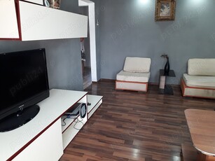 Ap spatios 3 cam cu termoteca Piata Spitalului etaj 2 mobilat decent si utilat la superpret